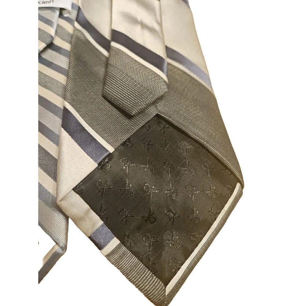 Vintage CALVIN KLEIN Set Of Two Mens Striped 100% Silk Ties Great Condition - Picture 5 of 7